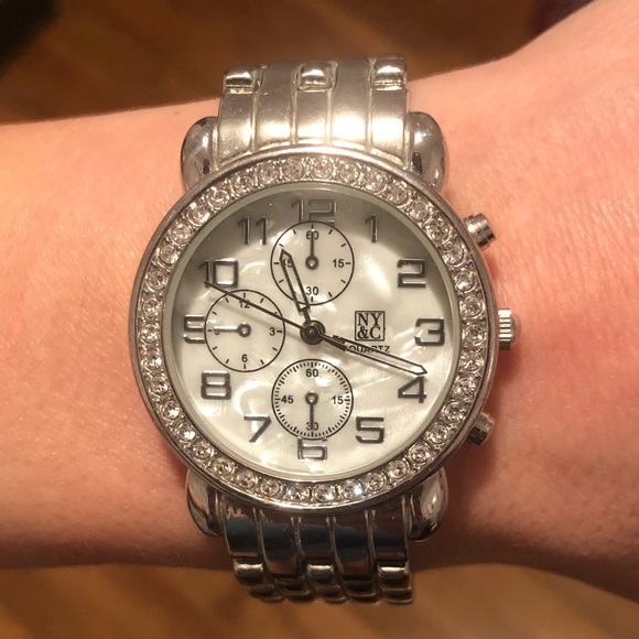 Silver watch - Picture 1 of 3